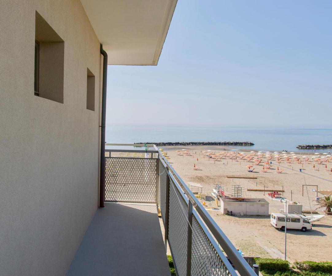 Hotel Tritone Rimini Exterior foto